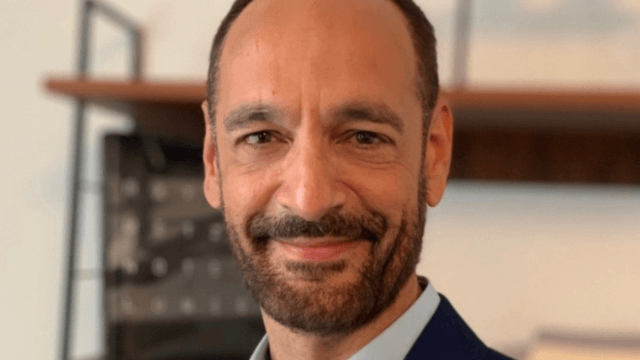 Alain Veille (PGE 1988) est promu président de Warner Music France